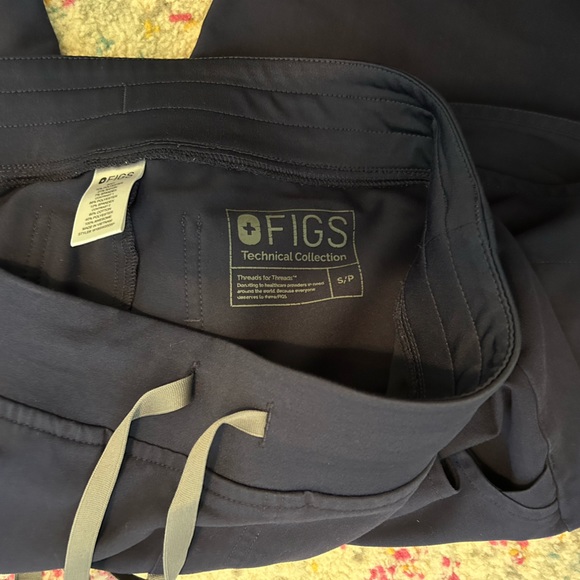 Figs navy scrub set (Rafaela top and jogger bottom) - Picture 9 of 9